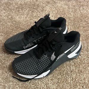 Nike Women's Metcon 8 Training Shoes; size 8.5